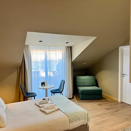 Lovely Fully Equipped Near Subway N10 - Shared Bathroom With Another Lisbon