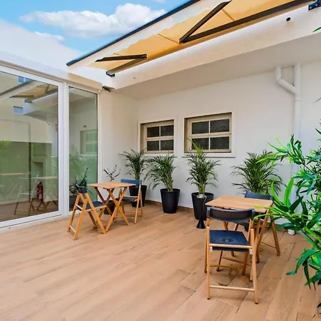 Lovely Fully Equipped Near Subway N10 - Shared Bathroom With Another Апартаменты Лиссабон