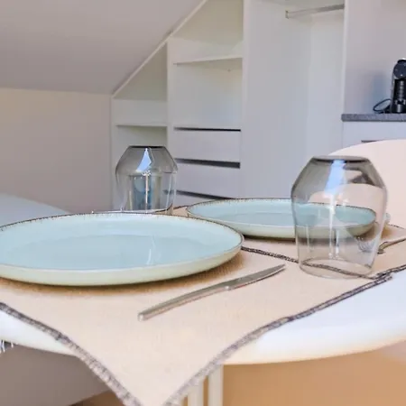 Appartement Lovely Fully Equipped Near Subway N10 - Shared Bathroom With Another Lissabon