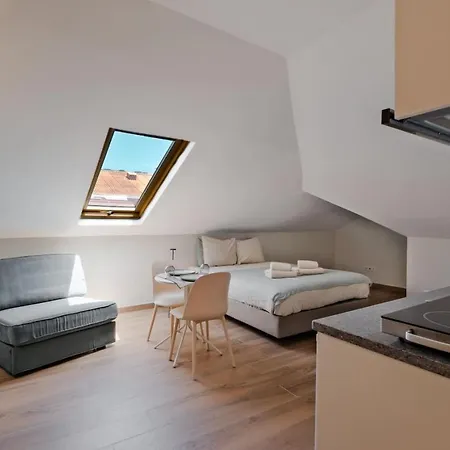 Lovely Fully Equipped Near Subway N10 - Shared Bathroom With Another Апартаменты