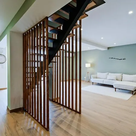 Lovely Fully Equipped Near Subway N10 - Shared Bathroom With Another * 리스본