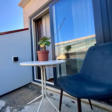 Lovely Fully Equipped Near Subway N10 - Shared Bathroom With Another * Лиссабон