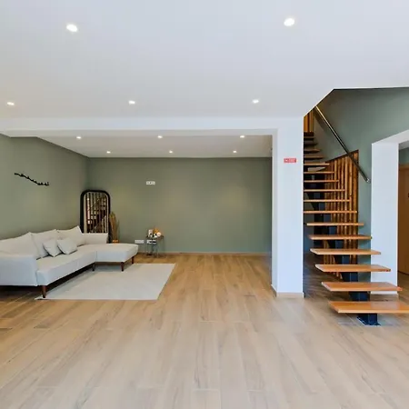 Lovely Fully Equipped Near Subway N10 - Shared Bathroom With Another