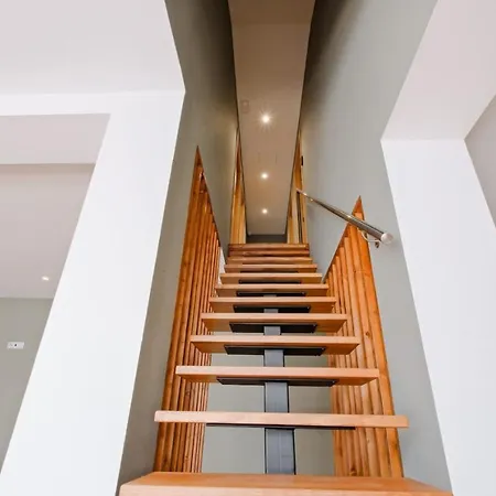 Lovely Fully Equipped Near Subway N10 - Shared Bathroom With Another